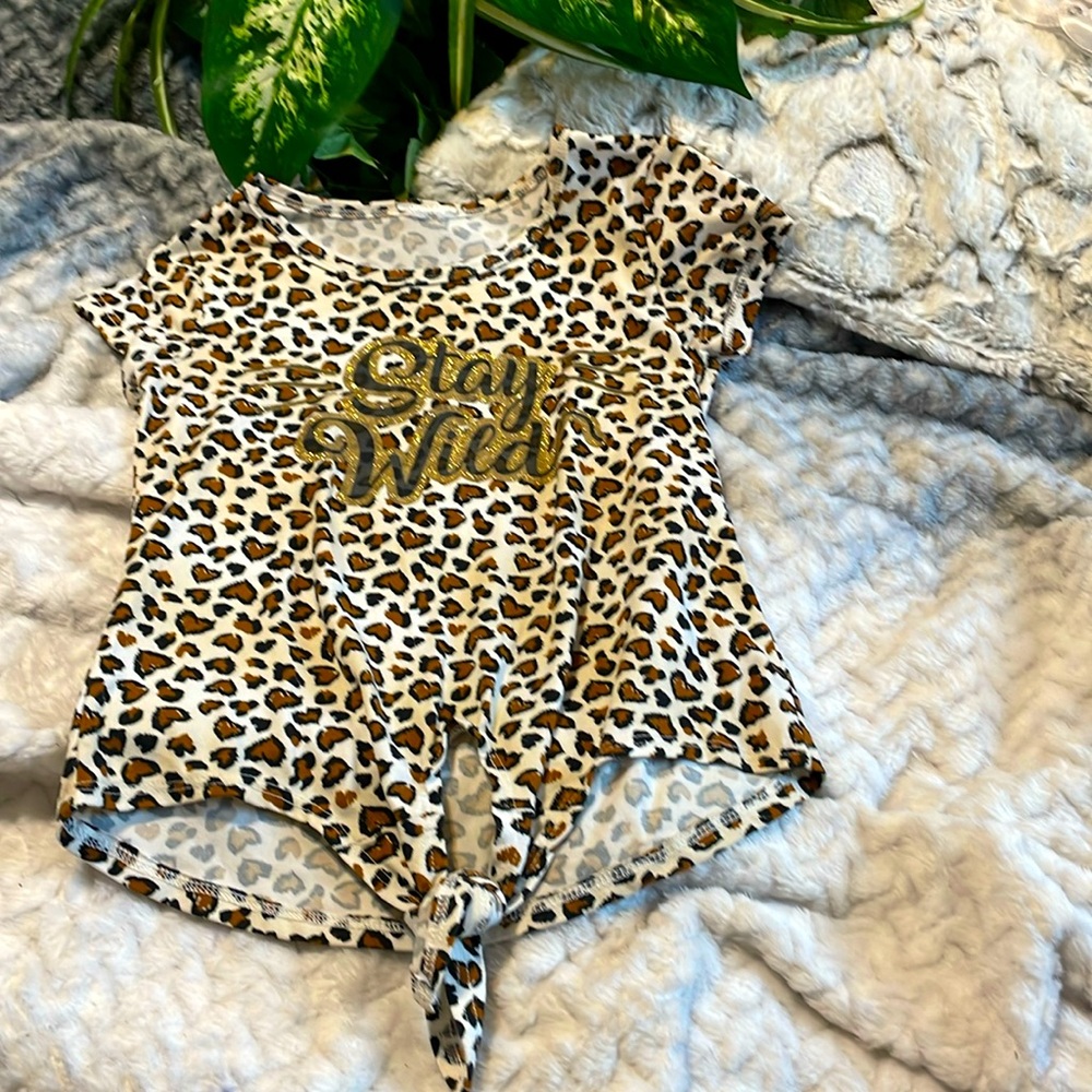Girls STAY WILD Animal print tie @ the waist short sleeve top Super soft /Cute M